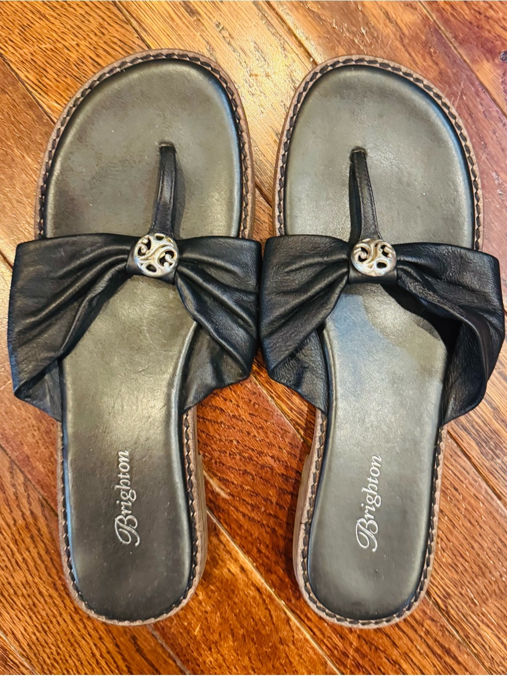 Brighton Black Leather Draped Bow Thong Obsess Sandals Silver Medallion Women 9